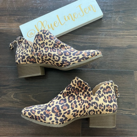 Kenneth Cole Reaction Leopard Side Skip Booties NWT - Picture 2 of 7